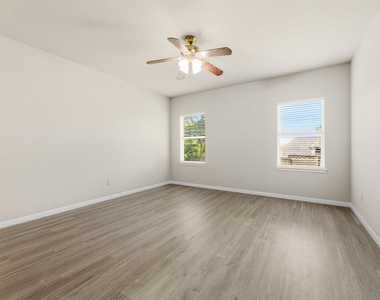 1216 Willowbrook Dr - Photo Thumbnail 30
