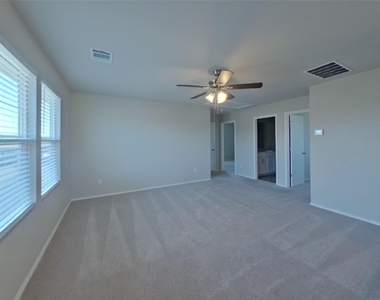 5200 Saddle Club Dr - Photo Thumbnail 14