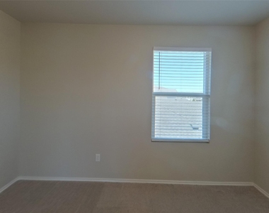 5200 Saddle Club Dr - Photo Thumbnail 6