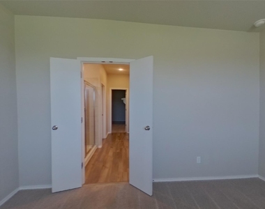 5200 Saddle Club Dr - Photo Thumbnail 4