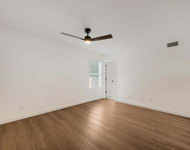 1706 Gatlinburg Dr - Photo Thumbnail 9
