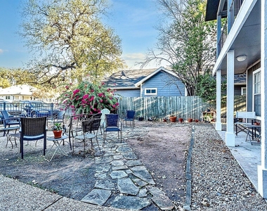 4007 Avenue C - Photo Thumbnail 13