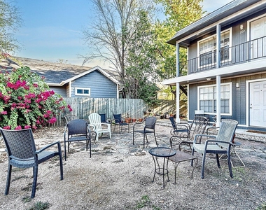 4007 Avenue C - Photo Thumbnail 12
