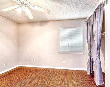 4007 Avenue C - Photo Thumbnail 10