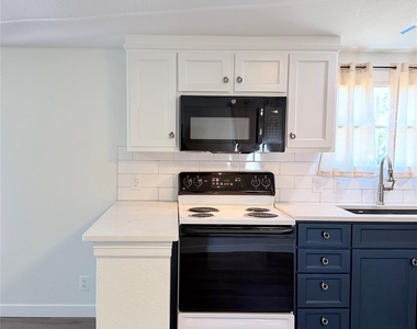 104 Castillo St - Photo Thumbnail 11