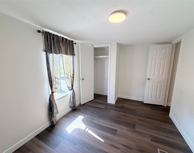 104 Castillo St - Photo Thumbnail 5