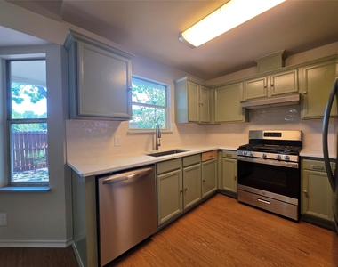 11602 Maybach Dr - Photo Thumbnail 14