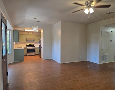 11602 Maybach Dr - Photo Thumbnail 9