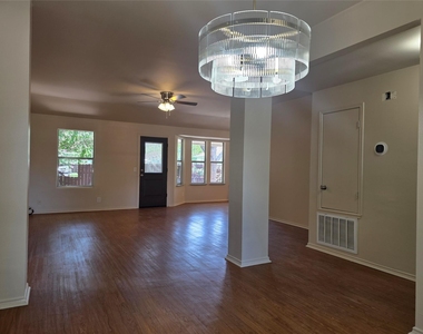 11602 Maybach Dr - Photo Thumbnail 5