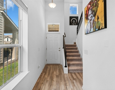 10813 Sentinel Dr - Photo Thumbnail 2