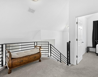 10813 Sentinel Dr - Photo Thumbnail 13