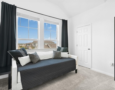 10813 Sentinel Dr - Photo Thumbnail 14