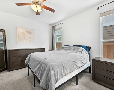 10813 Sentinel Dr - Photo Thumbnail 9