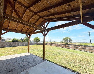 1720 Foxglove Cir - Photo Thumbnail 27
