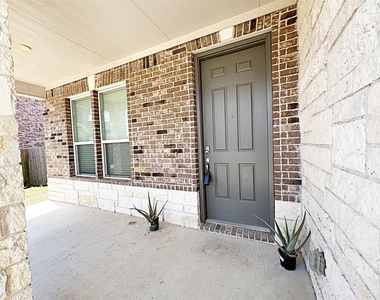 1720 Foxglove Cir - Photo Thumbnail 2