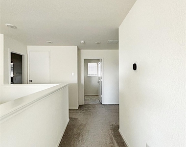 1720 Foxglove Cir - Photo Thumbnail 22
