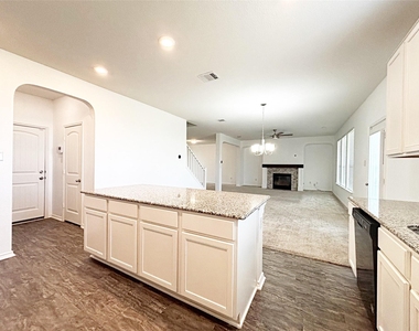 1720 Foxglove Cir - Photo Thumbnail 10