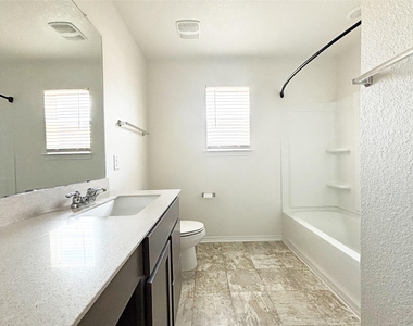 1720 Foxglove Cir - Photo Thumbnail 25