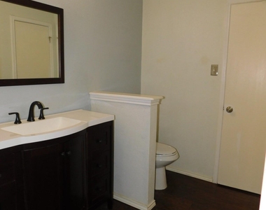 1509 Black Locust Dr - Photo Thumbnail 8