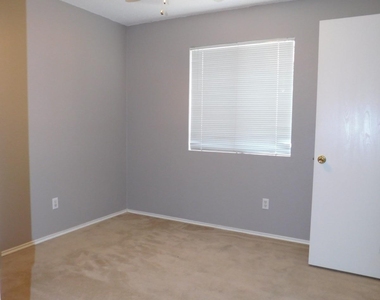 1509 Black Locust Dr - Photo Thumbnail 2