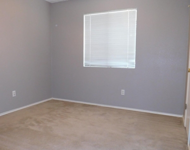 1509 Black Locust Dr - Photo Thumbnail 3