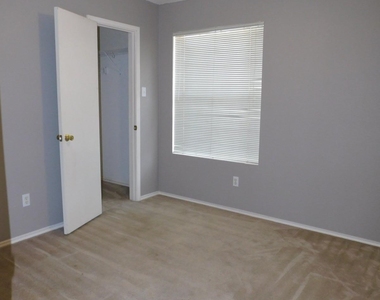 1509 Black Locust Dr - Photo Thumbnail 1