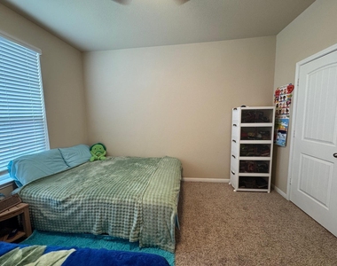 113 Queen Anne Dr - Photo Thumbnail 18
