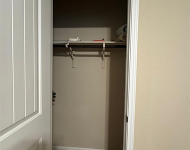 113 Queen Anne Dr - Photo Thumbnail 19