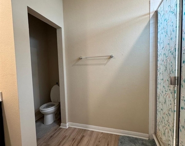 113 Queen Anne Dr - Photo Thumbnail 14