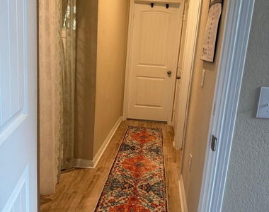 113 Queen Anne Dr - Photo Thumbnail 4