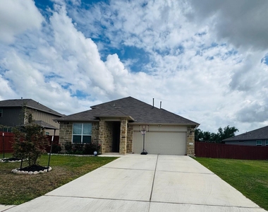 113 Queen Anne Dr - Photo Thumbnail 1