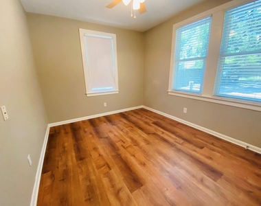 521 E Live Oak St - Photo Thumbnail 18