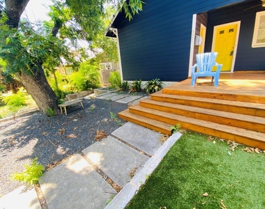 521 E Live Oak St - Photo Thumbnail 2