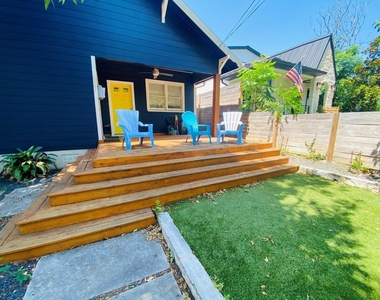 521 E Live Oak St - Photo Thumbnail 1