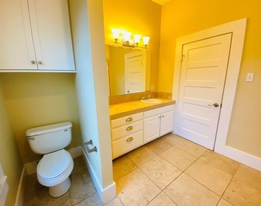 521 E Live Oak St - Photo Thumbnail 8