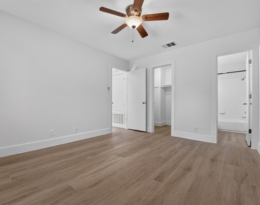 313 Avalanche Ave - Photo Thumbnail 6