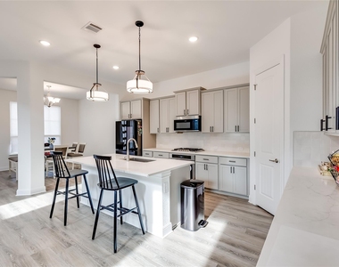 2808 Stone Branch Dr - Photo Thumbnail 10