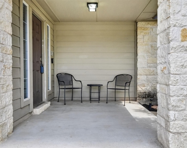 313 Wimberley St - Photo Thumbnail 1