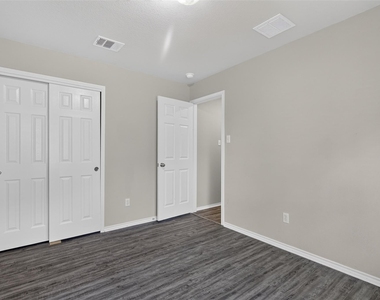 313 Wimberley St - Photo Thumbnail 27