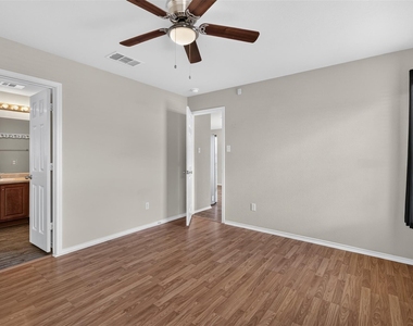313 Wimberley St - Photo Thumbnail 15