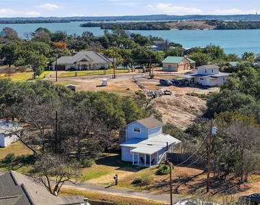 2505 Belaire West Ln - Photo Thumbnail 2