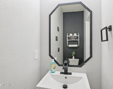 6787 Sandle Drive - Photo Thumbnail 16