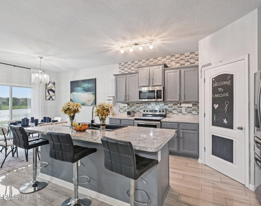 6787 Sandle Drive - Photo Thumbnail 11