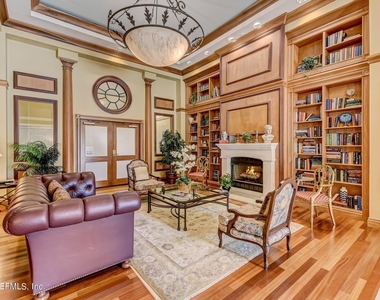 400 E Bay Street - Photo Thumbnail 14