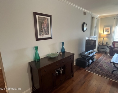400 E Bay Street - Photo Thumbnail 55