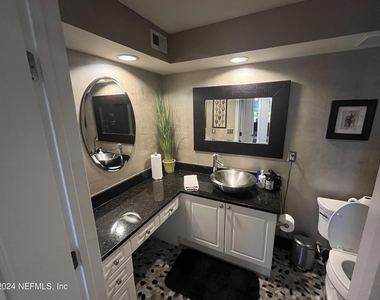 400 E Bay Street - Photo Thumbnail 69