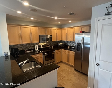 400 E Bay Street - Photo Thumbnail 51