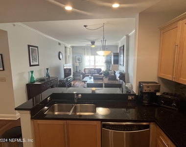 400 E Bay Street - Photo Thumbnail 52
