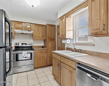 1618 El Camino Road - Photo Thumbnail 6