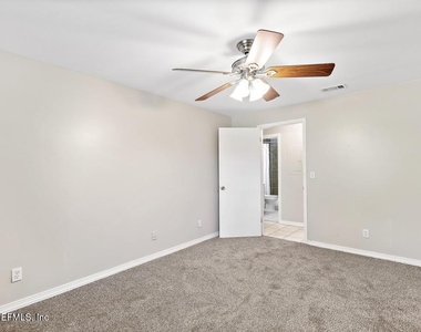 1618 El Camino Road - Photo Thumbnail 13